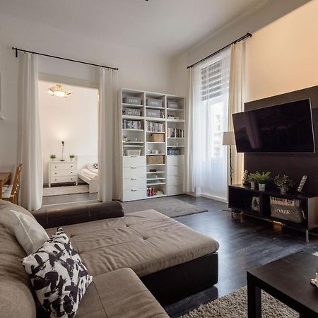 Spacious Apartment Almassy Будапеща Екстериор снимка