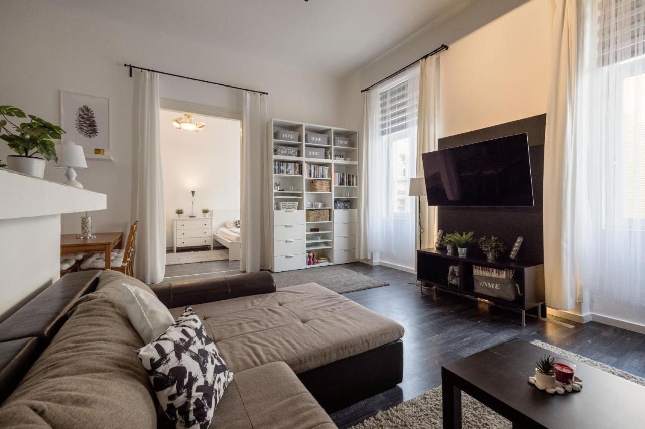 Spacious Apartment Almassy Будапеща Екстериор снимка